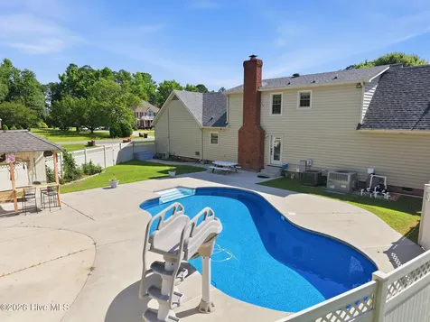 3190 Fox Run Circle Kinston NC 28504