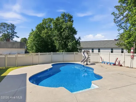 3190 Fox Run Circle Kinston NC 28504