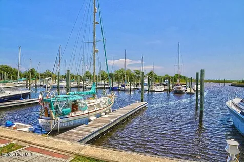 971 Softwind Way Southport NC 28461
