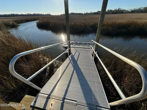 971 Softwind Way Southport NC 28461