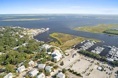 971 Softwind Way Southport NC 28461