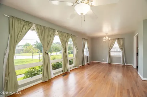 814 S Yaupon Terrace Morehead City NC 28557