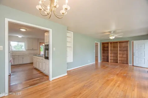 814 S Yaupon Terrace Morehead City NC 28557