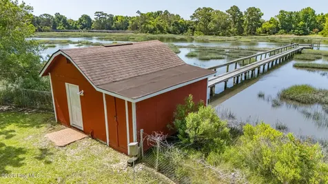 814 S Yaupon Terrace Morehead City NC 28557