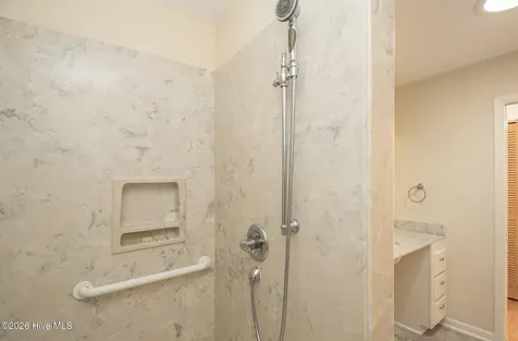 814 S Yaupon Terrace Morehead City NC 28557