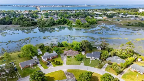 814 S Yaupon Terrace Morehead City NC 28557