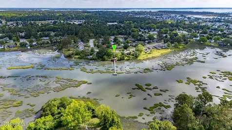 814 S Yaupon Terrace Morehead City NC 28557