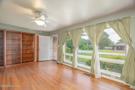 814 S Yaupon Terrace Morehead City NC 28557
