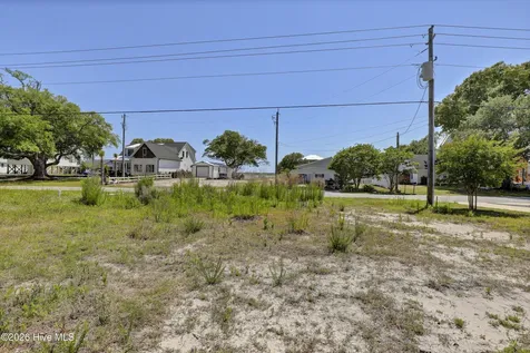 277 Little Kinston Road Surf City NC 28445