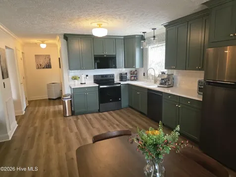 116 Schley Avenue Lake Waccamaw NC 28450