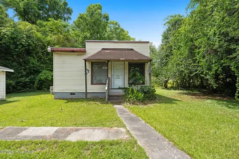1514 S Jk Powell Boulevard Whiteville NC 28472