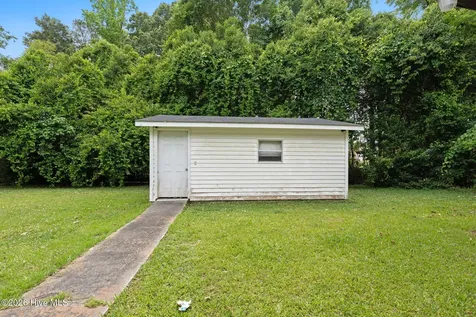 1514 S Jk Powell Boulevard Whiteville NC 28472