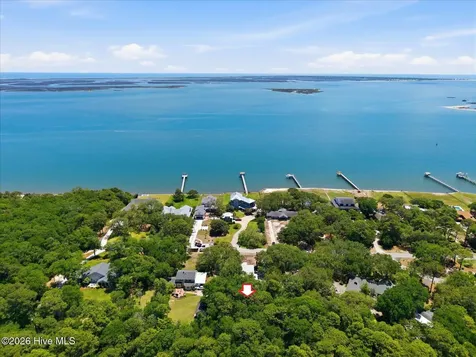 305 River Drive Southport NC 28461