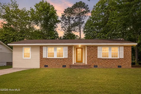 616 S Orange Street Wallace NC 28466
