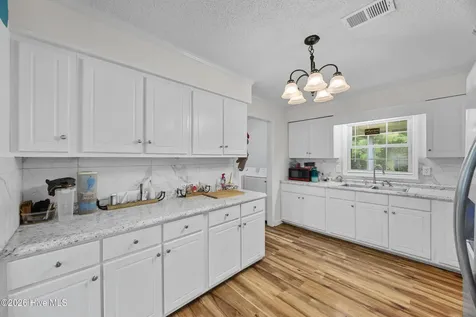 616 S Orange Street Wallace NC 28466