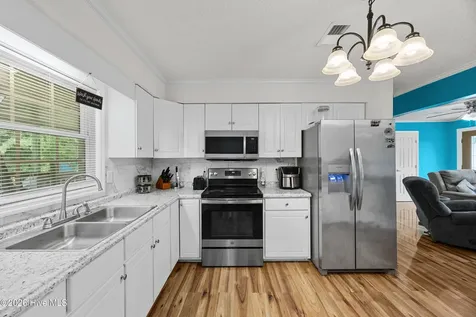 616 S Orange Street Wallace NC 28466