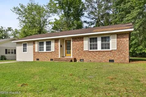 616 S Orange Street Wallace NC 28466