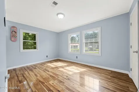 616 S Orange Street Wallace NC 28466