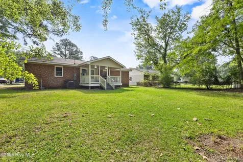 616 S Orange Street Wallace NC 28466