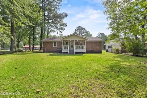 616 S Orange Street Wallace NC 28466