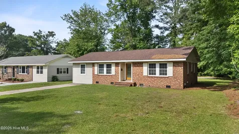 616 S Orange Street Wallace NC 28466