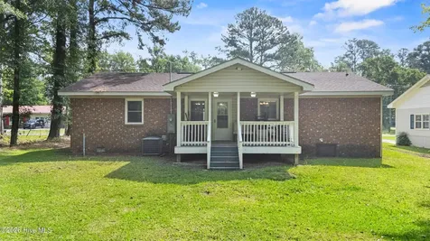 616 S Orange Street Wallace NC 28466