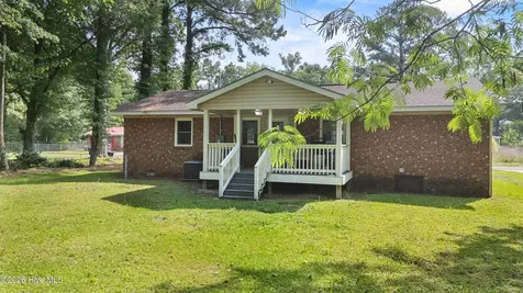 616 S Orange Street Wallace NC 28466