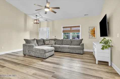 172 Lea Drive Hampstead NC 28443