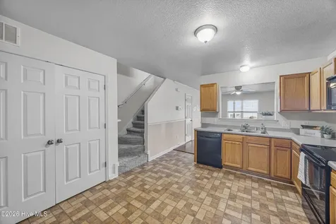27 E Doris Avenue Jacksonville NC 28540