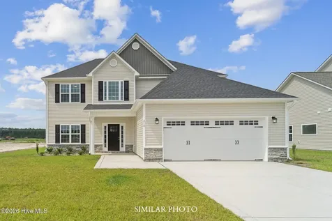 579 Appalachian Trail S Jacksonville NC 28546