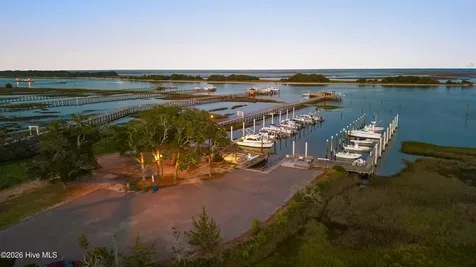 200 Oyster Bay Lane Wilmington NC 28409