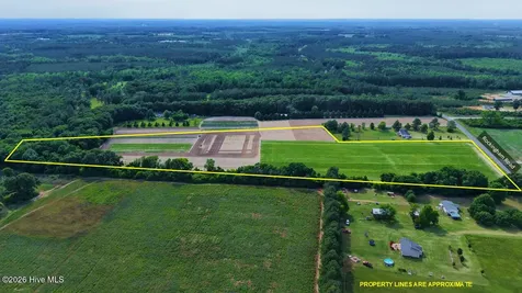 5901 Rockingham Road Laurel Hill NC 28351