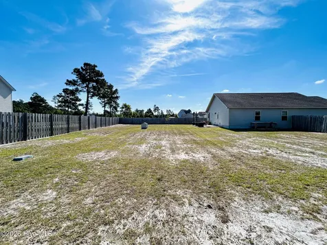 901 Purvis Court Richlands NC 28574