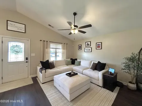 901 Purvis Court Richlands NC 28574