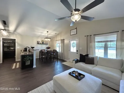 901 Purvis Court Richlands NC 28574