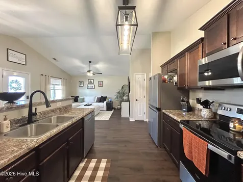 901 Purvis Court Richlands NC 28574