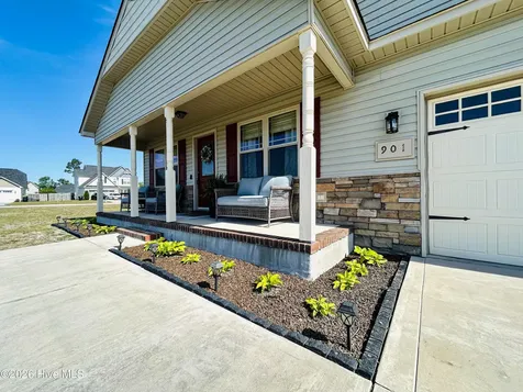901 Purvis Court Richlands NC 28574
