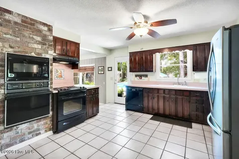 713 Dale Avenue Southport NC 28461