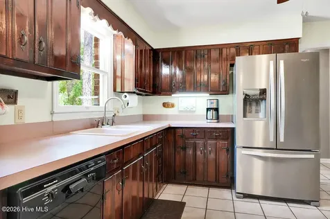 713 Dale Avenue Southport NC 28461