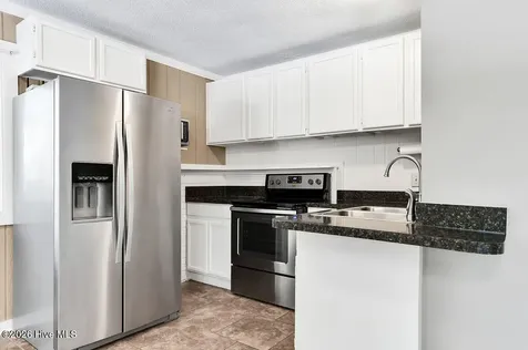 713 Dale Avenue Southport NC 28461