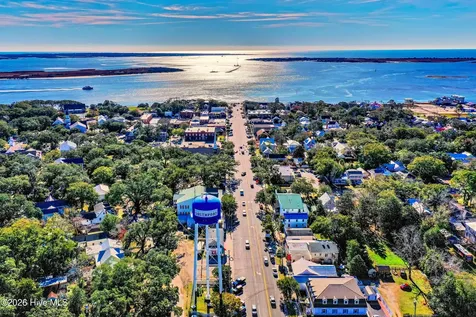 713 Dale Avenue Southport NC 28461