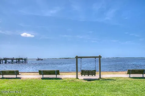 713 Dale Avenue Southport NC 28461