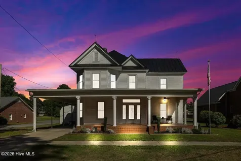 104 N Vance Street Fremont NC 27830