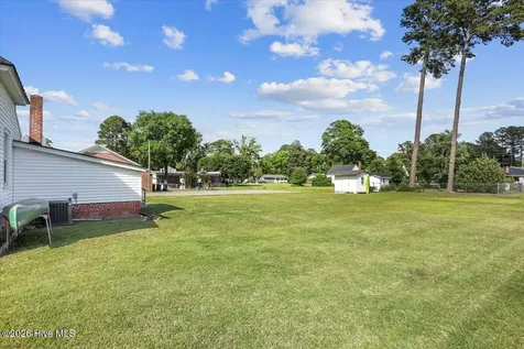 104 N Vance Street Fremont NC 27830