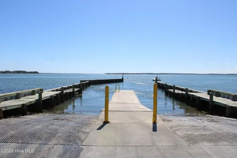 113 Jade Street Beaufort NC 28516