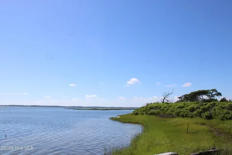 113 Jade Street Beaufort NC 28516