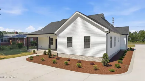 2212 M L King Jr Parkway SE Wilson NC 27893