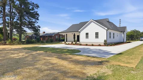2212 M L King Jr Parkway SE Wilson NC 27893