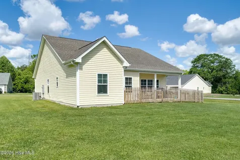 132 Lacarol Street Rose Hill NC 28458