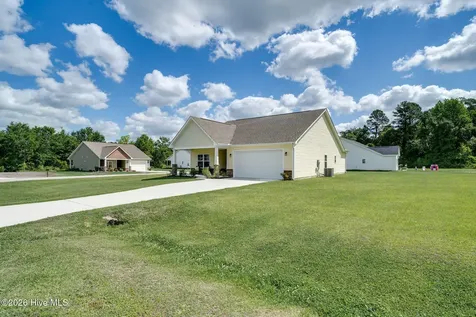 132 Lacarol Street Rose Hill NC 28458